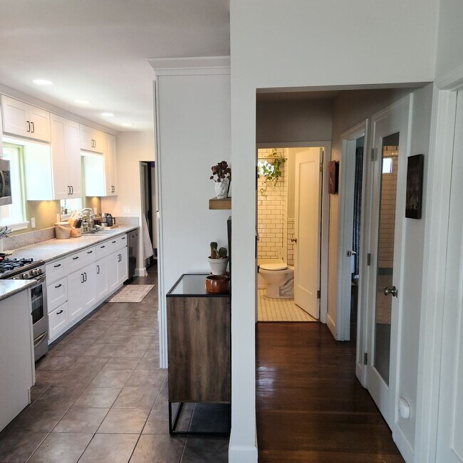 Foto del edificio - Northpark 3bed 1 bath house, Upgraded in  ...