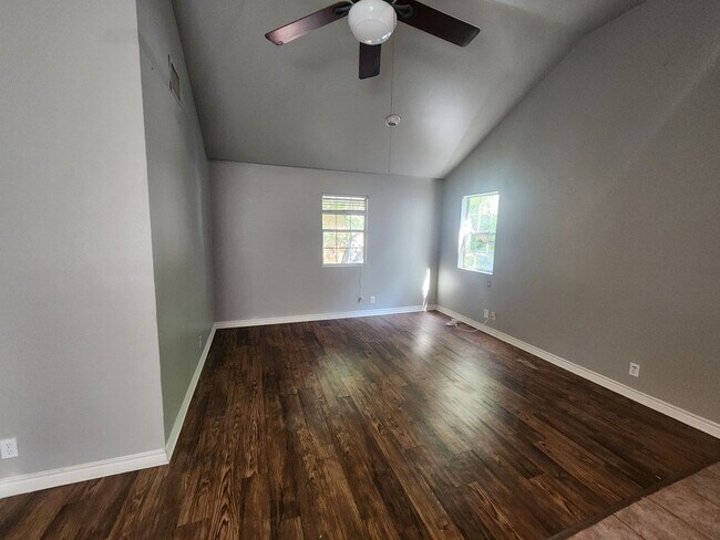 Foto del edificio - 2714 Whitis Ave