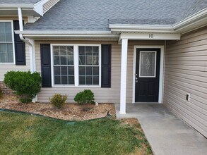 Building Photo - 10 Paige Dr