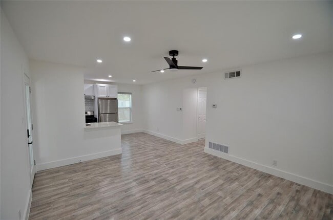 Foto del edificio - 1200 E 52nd St