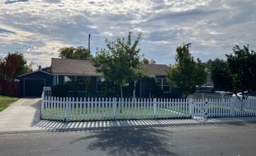 Building Photo - 1826 Uccello Ave