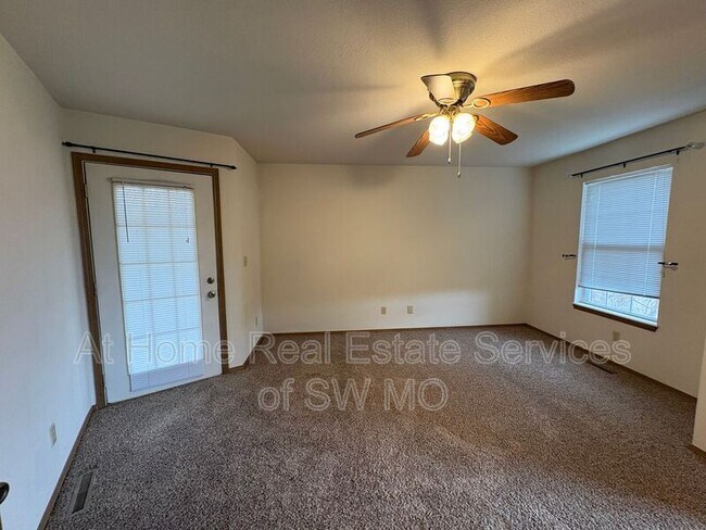 Foto del edificio - 887 N 22nd St