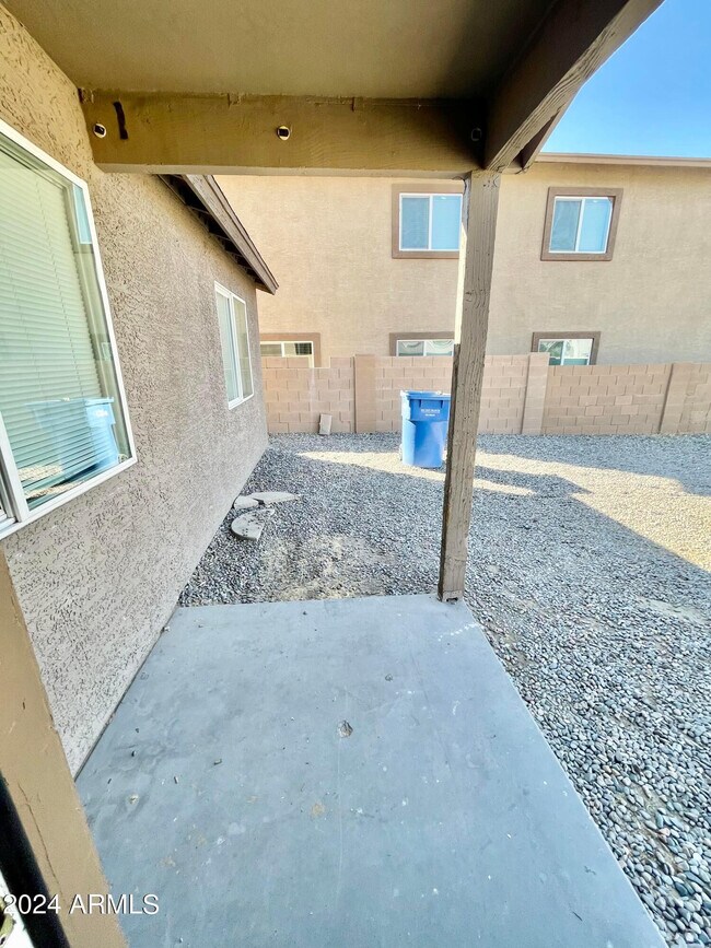 Foto del edificio - 9609 N 13th St