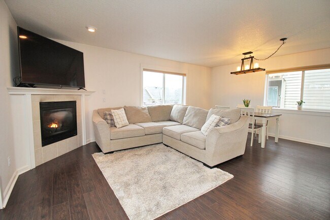 Foto del edificio - Delightful Newer Construction 3 Bed/2.5 Bath Home in Tranquil Beaverton Neighborhood