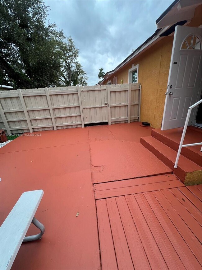 Building Photo - 2951 NW 14th St