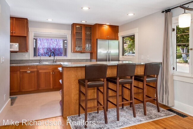 Foto del edificio - 2 br, 2 bath House - 1315 N Salsipuedes St.
