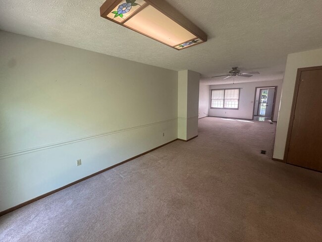 Building Photo - 2 bedroom for rent