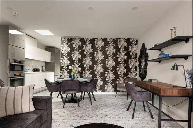 Photo du bâtiment - 1364 Queen St E