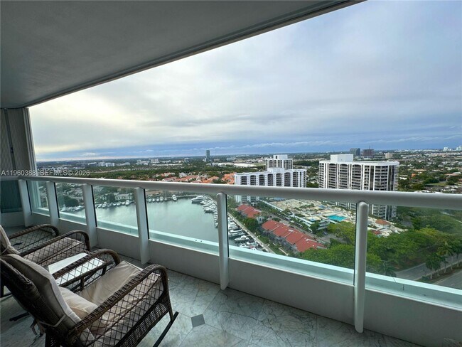 Building Photo - 21055 Yacht Club Dr