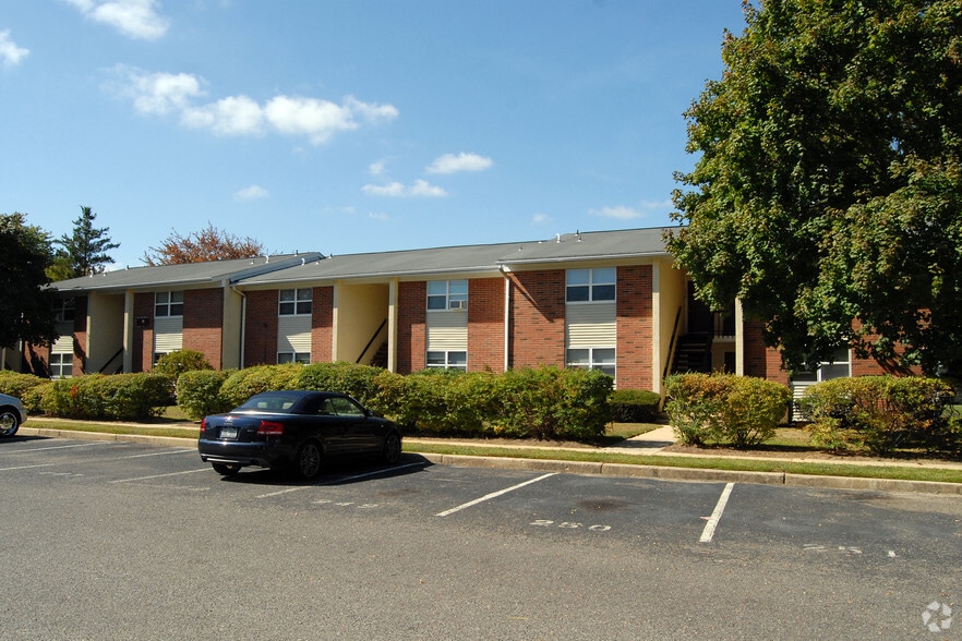 Jumping Brook Apartments Rentals Neptune, NJ