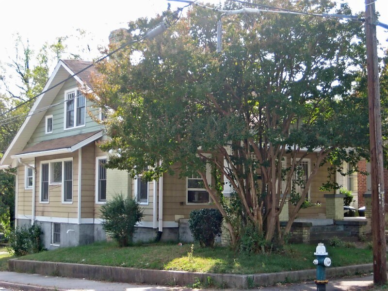 Foto principal - 214 E Whittington St