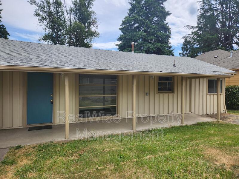 345 W Birch Ct, Roseburg, OR 97471 House Rental in Roseburg, OR