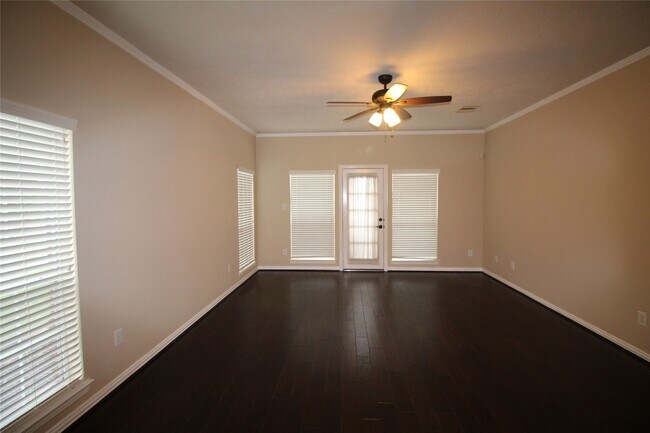 Foto del edificio - 8903 Keymill Dr