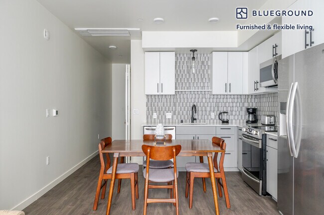 Foto del edificio - 10050 NE 10th St