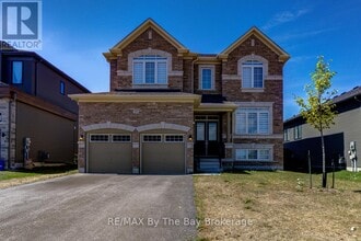 Building Photo - 19 Beatrice Dr