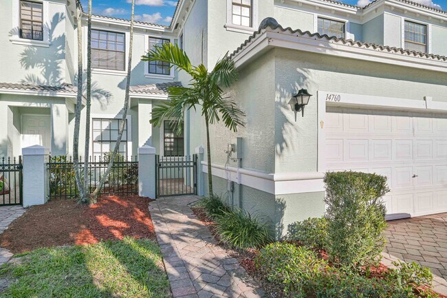 Foto del edificio - Luxurious 3+Loft Coach Home in Summit Place - 2 Car Garage - Pet OK W/Approval - Amazing Views!