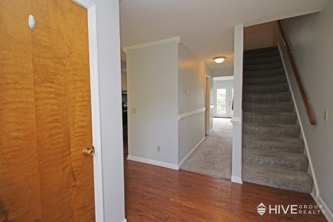 Building Photo - 3-Bedroom, 2.5-Bath Townhouse with Finishe...