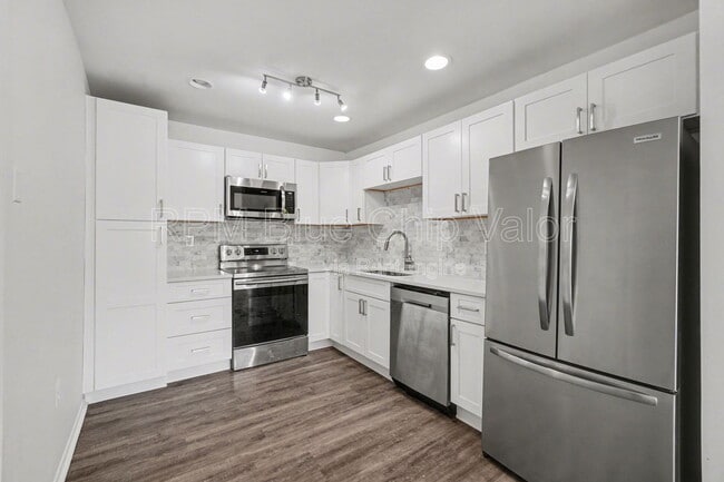 Photo - 1119 E McMillan St Apartment