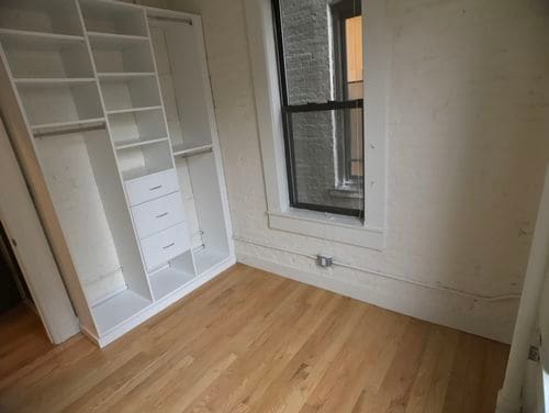 Building Photo - 332 E 17th St