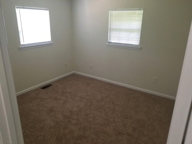Building Photo - 151 Spirit Cir