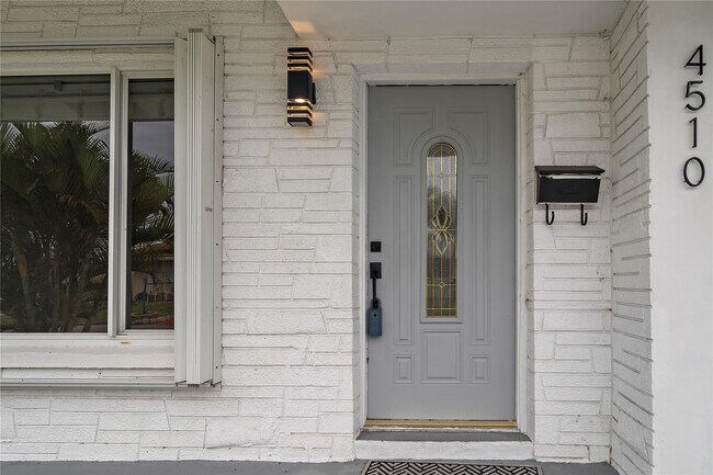 Foto del edificio - 4510 NW 49th Dr