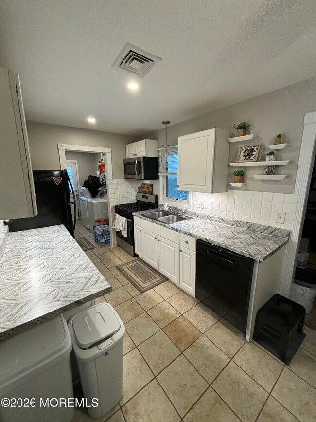 Foto del edificio - 336 Enterprise Dr