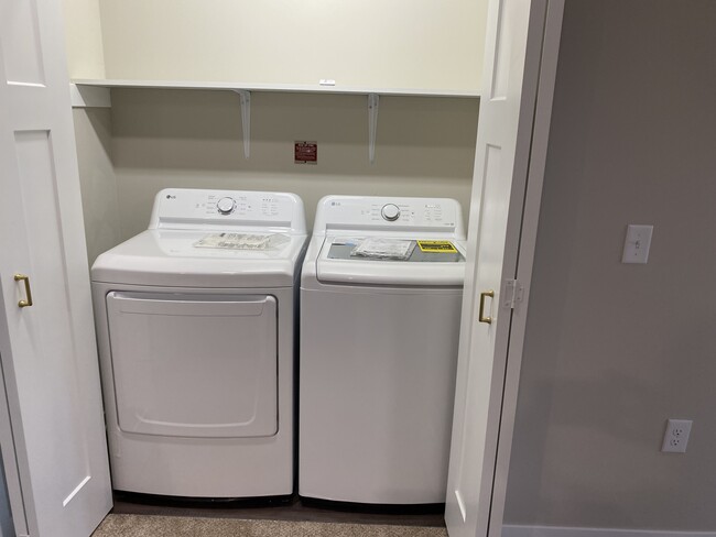 New LG washer and dryer - 4856 Lacy Rd
