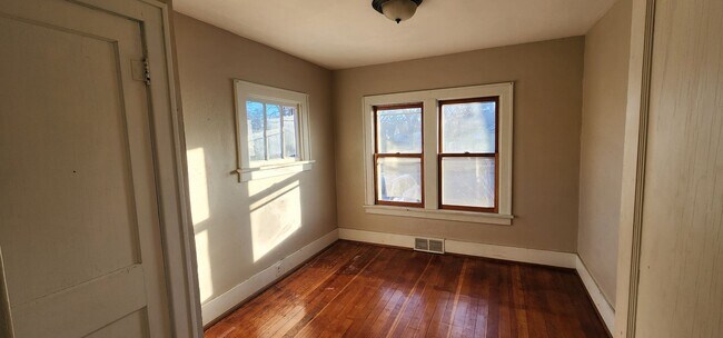 Foto del edificio - 3/4 bed 1 bath home