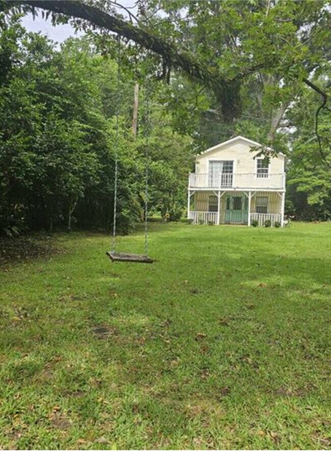 Foto del edificio - Darling 1 bedroom furnished house