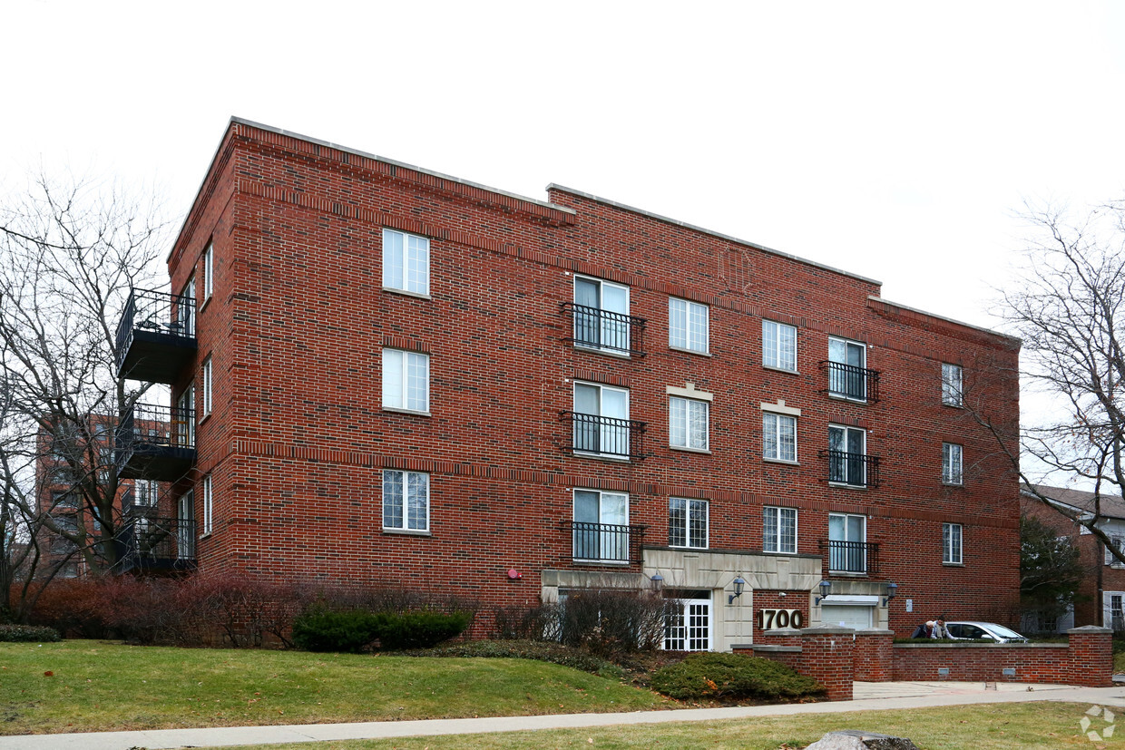 Building - Hinman Avenue Apartments