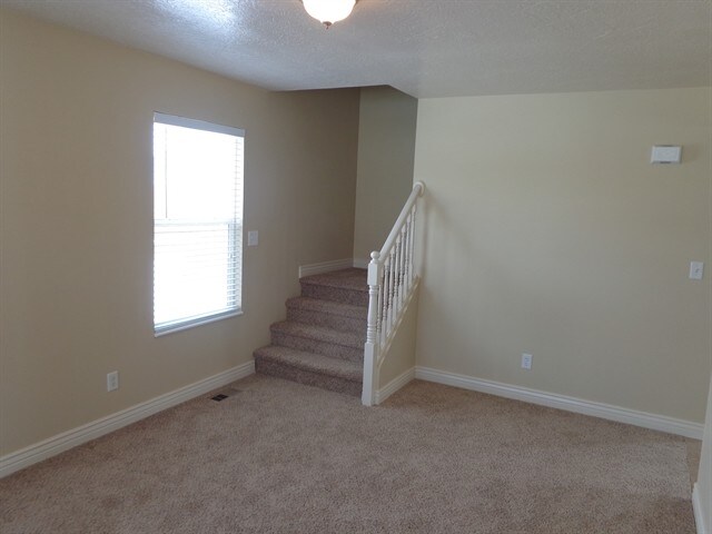 Building Photo - 7652 N Wyatt Earp Ave