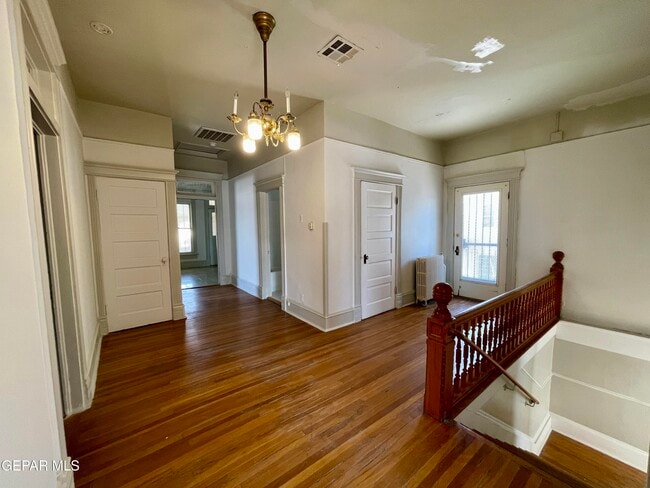 Building Photo - 901 E Rio Grande Ave