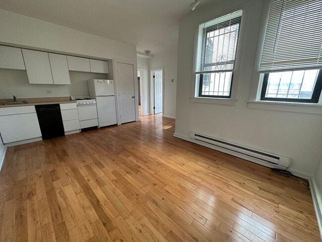3530#22 - Oakland Properties