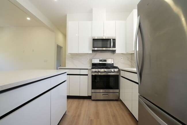 Building Photo - 776 Bergen St