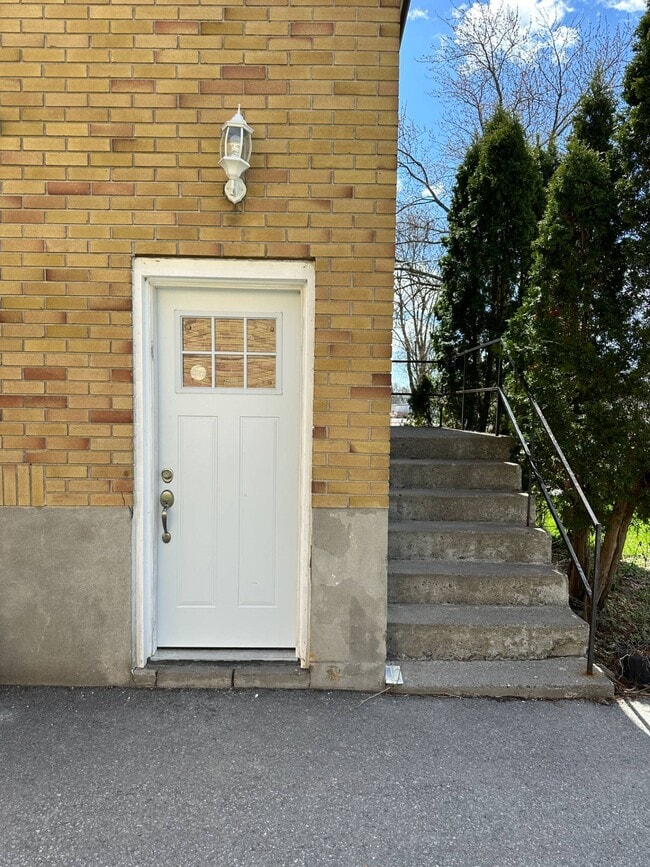 Building Photo - Stanley St Unit 1