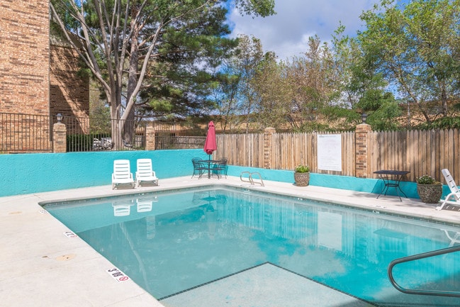 Building Photo - Big Spring Village