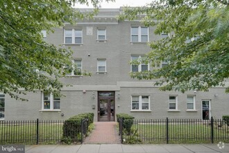 Building Photo - 1352 Longfellow St NW