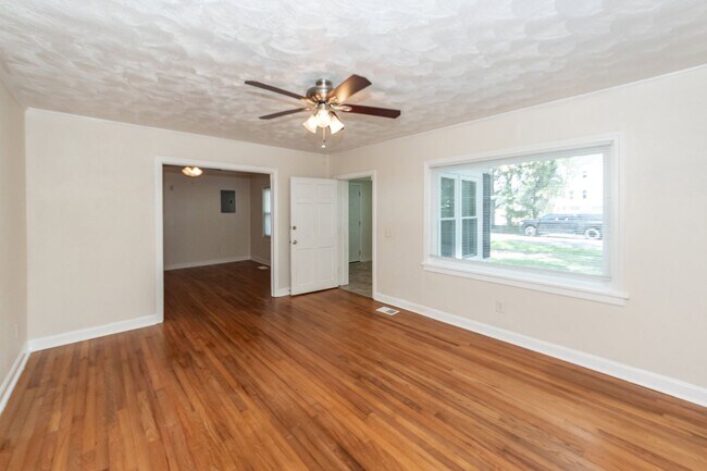 Foto del edificio - 2139 Pierpont Ave
