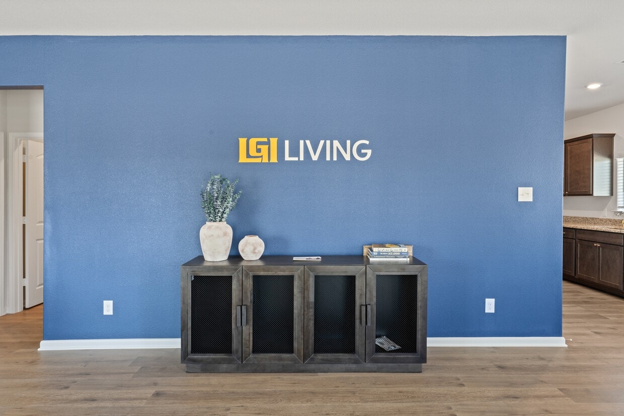 Building Photo - 900 Camelia Grv Ct