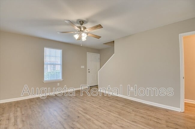 Foto del edificio - 136 Chalet N Blvd