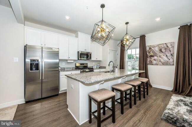 Foto del edificio - 324 Pemberton Park Ln