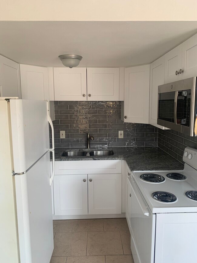 Foto del edificio - 426 93rd Ave N