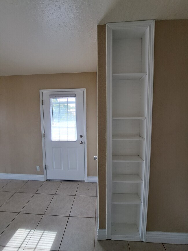 409 Avalon Way Unit C, Suisun City, CA 94585 Apartments in Suisun