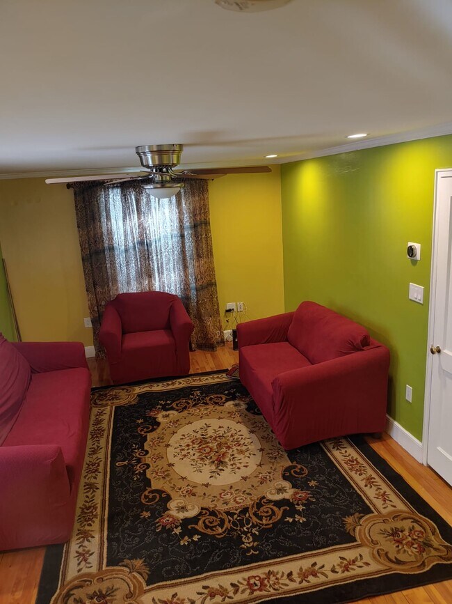 Common Area - 18 Meadowbank Ave