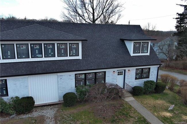 Building Photo - 401 Bleloch Ave