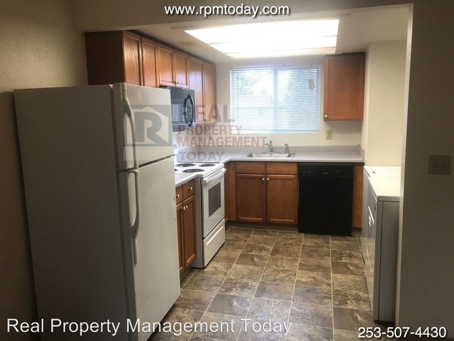 Foto del edificio - 4305-4307 S Cedar St