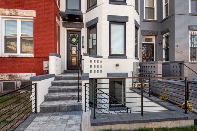 Building Photo - 3558 11th St NW