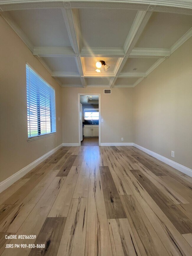 Foto del edificio - Chino 4 Bedroom Available Mid May