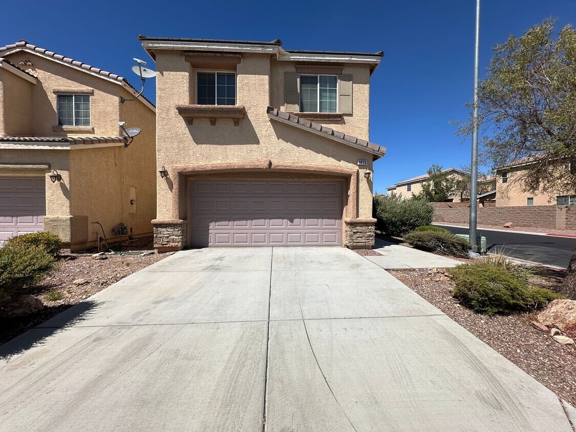 Primary Photo - 9022 Wine Cellar Ave