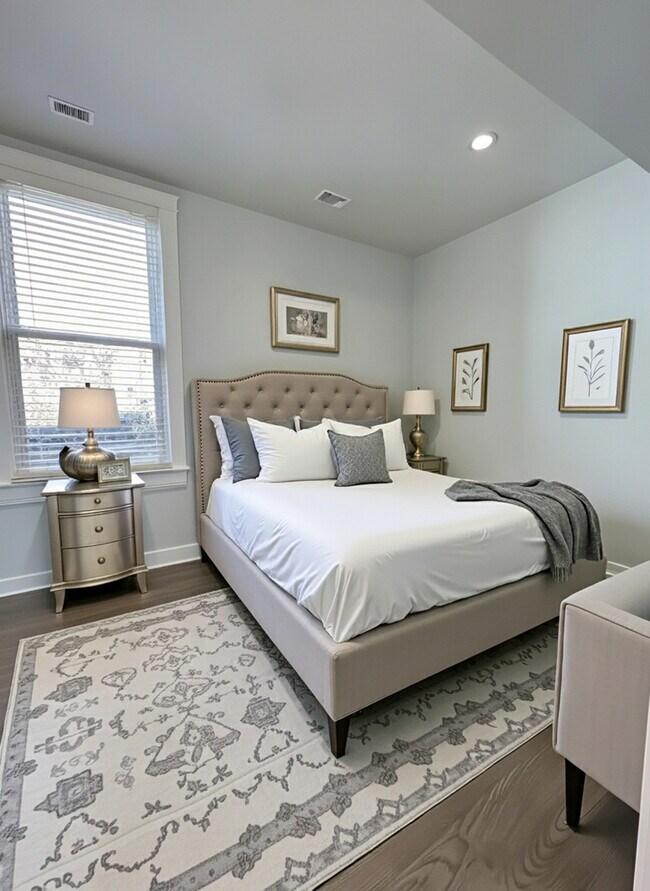 Foto del edificio - 2416 N Springfield Ave
